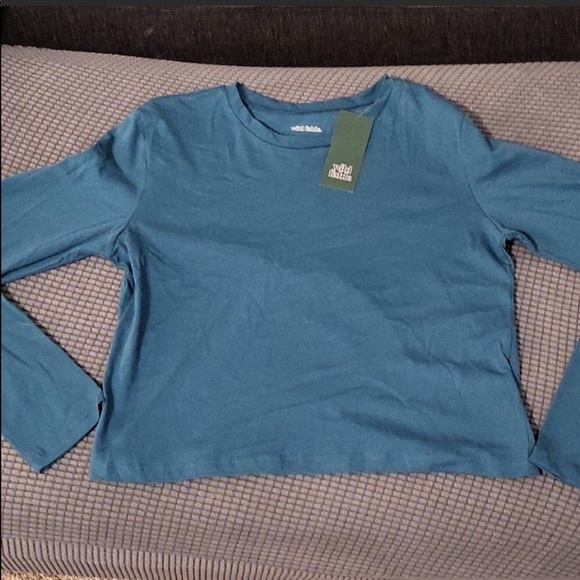 4 PACK - Wild Fable Long Sleeved Tee - Picture 3 of 4
